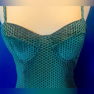 Lulus sea green dimpled bodysuit. Never worn. M, snap closure